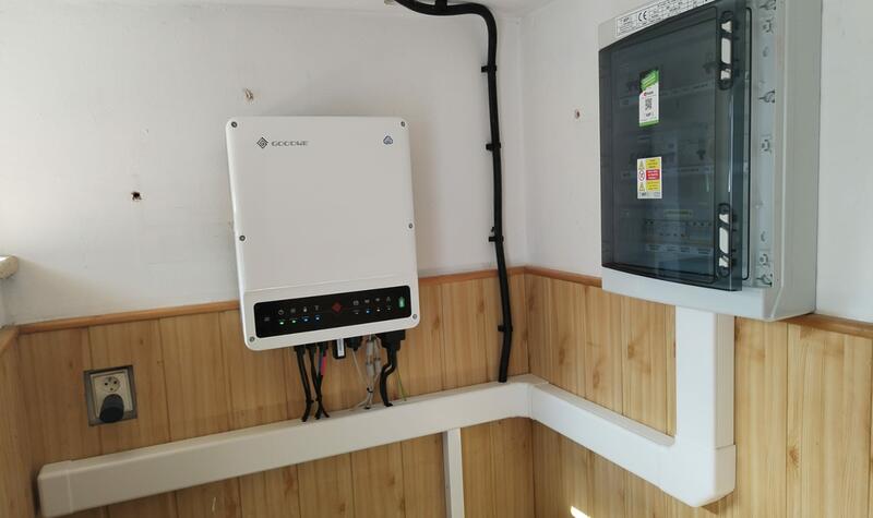 Reference: Fotovoltaická elektrárna instalována na sedlovou střechu - Temešvár