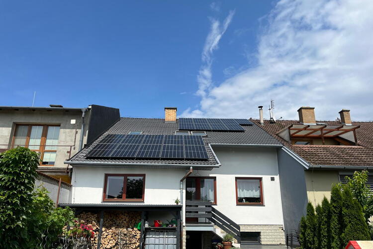 Reference: Fotovoltaická elektrárna s dotací Nová zelená úsporám realizována v Holešově 
