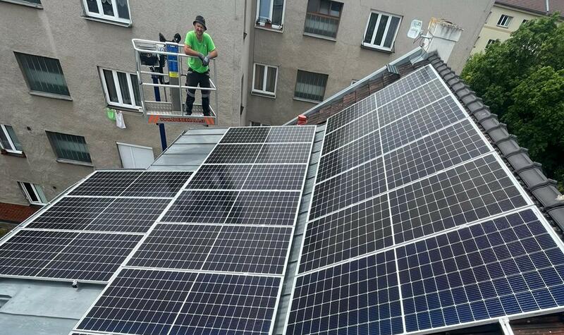 Reference: Realizace fotovoltaické elektrárny s bateriovým úložištěm - Kolín