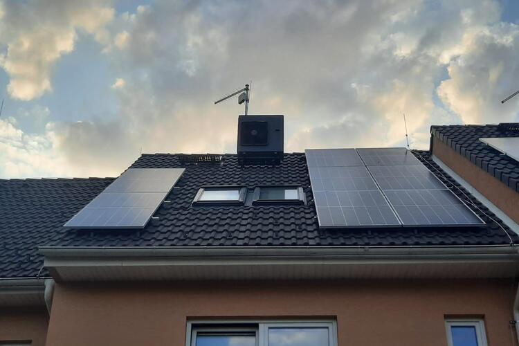 Reference: Solární elektrárna s bateriovým úložištěm - Brandýs nad Labem-Stará Boleslav 