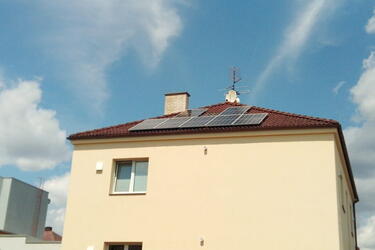 Reference: Solární elektrárna s bateriovým úložištěm realizovaná v Klatovech 