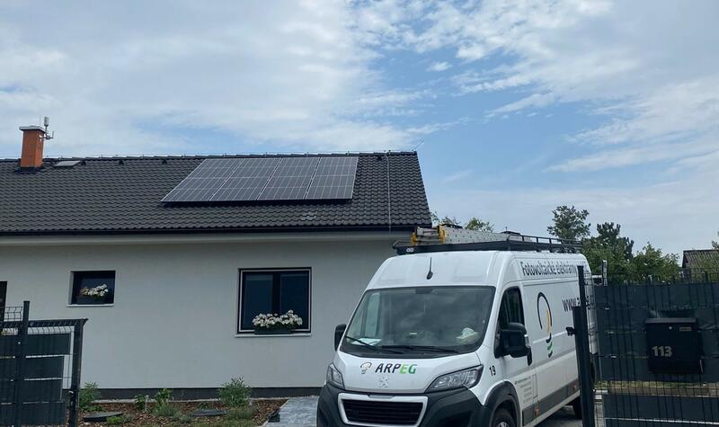 Reference: Fotovoltaická elektrárna s baterií na klíč realizovaná v Čeradicích