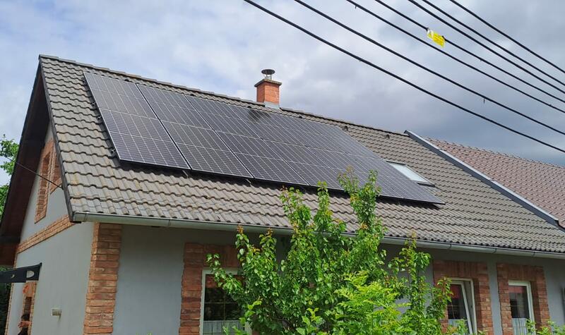 Reference: Solární elektrárna s bateriovým úložištěm - Boharyně 