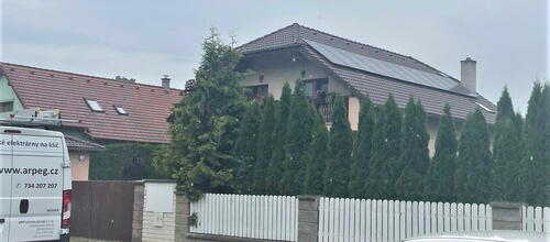 Reference Solární elektrárna s uložením do baterií - Libějovice 