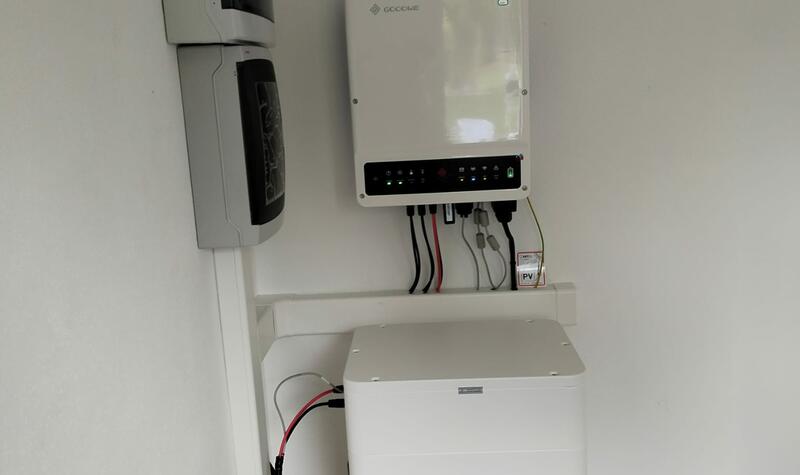 Reference: Solární elektrárna s uložením do baterií - Libějovice 
