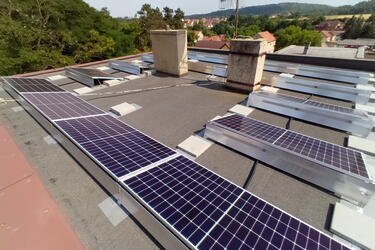 Reference: Montáž fotovoltaické elektrárny na rovnou střechu - Hrdlív 