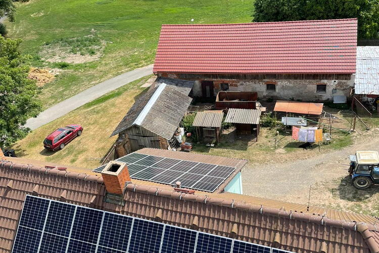 Reference: Realizace fotovoltaické elektrárny na klíč - Zbraslavice-Borová 