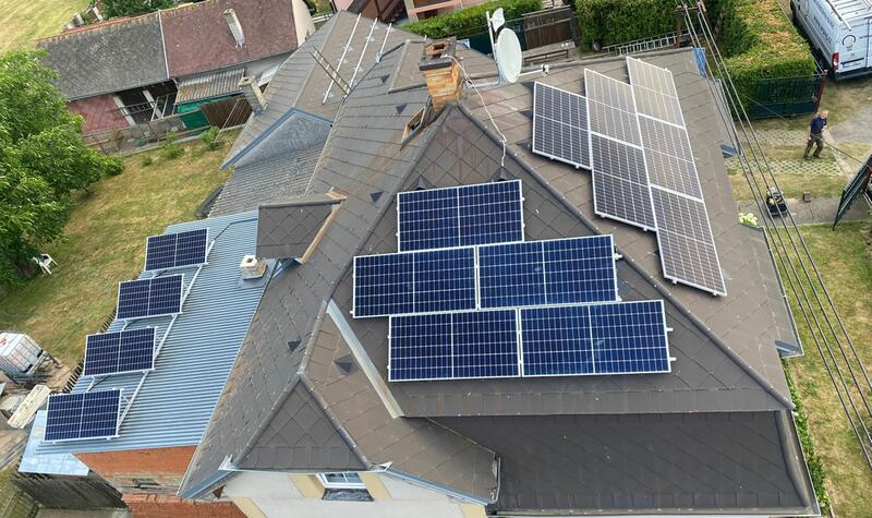 Reference: Solární elektrárna s uložením do baterií - Broumy