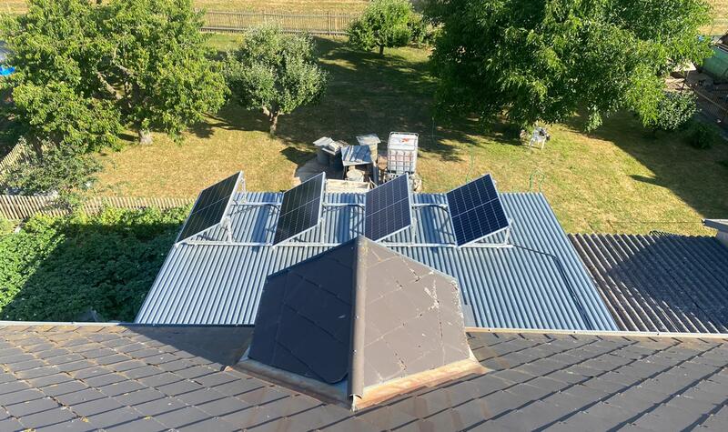 Reference: Solární elektrárna s uložením do baterií - Broumy