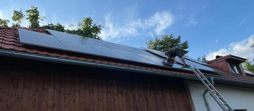 Reference Instalace fotovoltaické elektrárny s baterií na klíč - Křížkový Újezdec