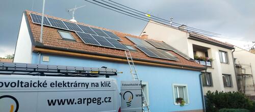 Reference Fotovoltaická elektrárna s uložením do baterií - Pustiměř