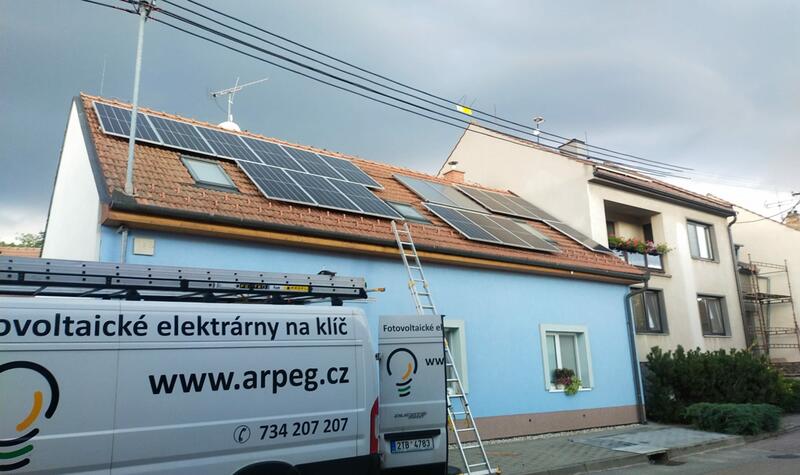 Reference: Fotovoltaická elektrárna s uložením do baterií - Pustiměř 