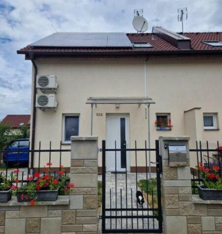 Reference: Solární elektrárna s bateriovým úložištěm - Opatovice nad Labem 