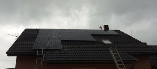 Reference Solární elektrárna s bateriovým úložištěm - Tři Sekery