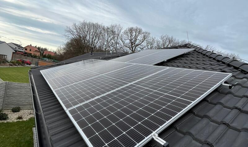 Reference: Solární elektrárna instalovaná ve Vyžlovce ve Středočeském kraji 