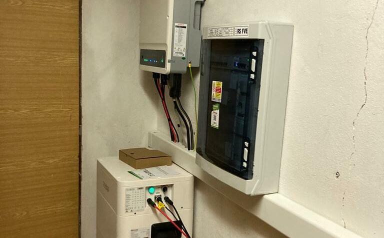 Reference: Instalace FVE s bateriovým úložištěm - Osečná-Lázně Kundratice 