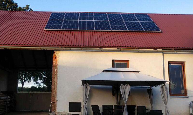 Reference: Solární elektrárna montovaná na sedlovou střechu - Měšín
