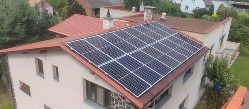 Reference Realizace fotovoltaické elektrárny s bateriovým úložištěm - Uhlířov