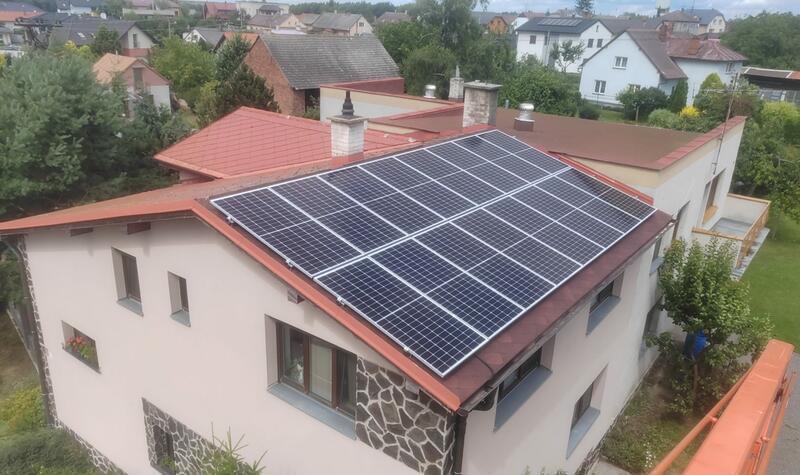 Reference: Realizace fotovoltaické elektrárny s bateriovým úložištěm - Uhlířov 