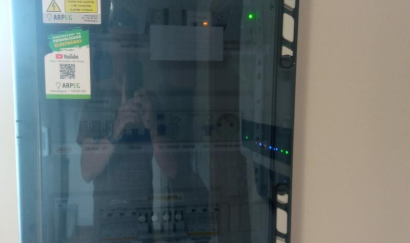 Reference: Realizace fotovoltaické elektrárny s bateriovým úložištěm - Uhlířov 