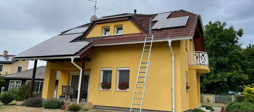 Reference Solární elektrárna montovaná na polovalbovou střechu - Mladá Boleslav-Čejetice 