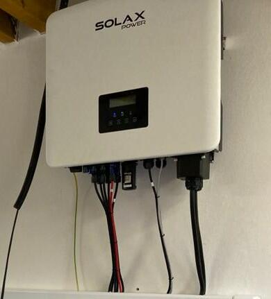 Reference: Solární elektrárna montovaná na polovalbovou střechu - Mladá Boleslav-Čejetice
