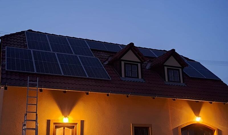 Reference: Fotovoltaická elektrárna na klíč, instalovaná na polovalbovou střechu - Kutná Hora-Malín 