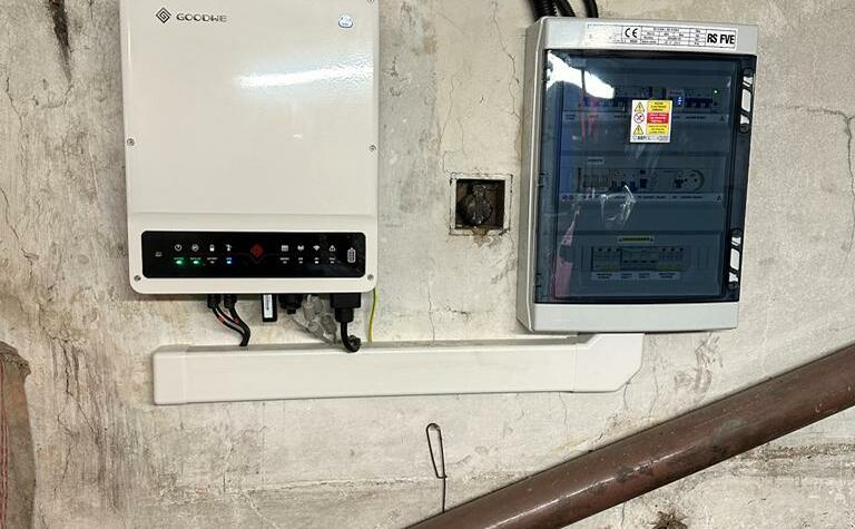 Reference: Solární elektrárna bez bateriového úložiště - Skřipov 