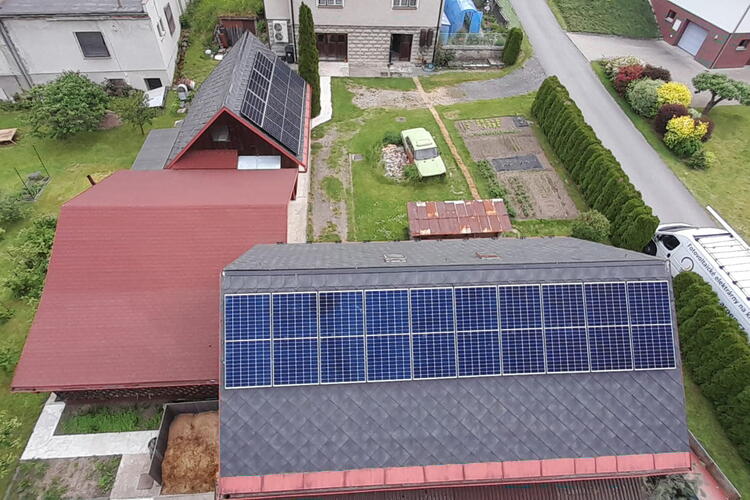 Reference: Fotovoltaika s uchováním vyrobení energie v bateriích - Líšnice 