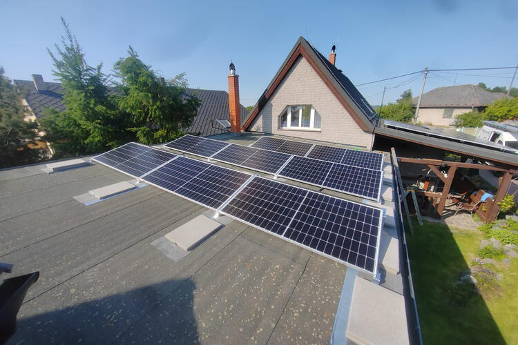 Reference: Solární elektrárna s bateriovým úložištěm realizována v Tísku v Moravskoslezském kraji 