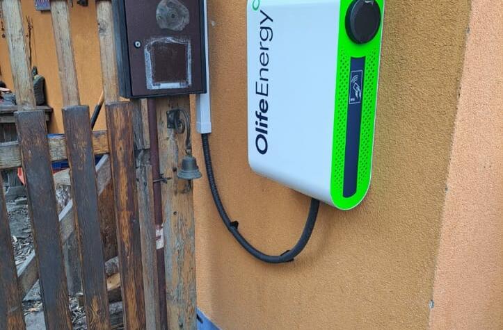 Reference: Solární elektrárna na míru montována v Českém Krumlově 