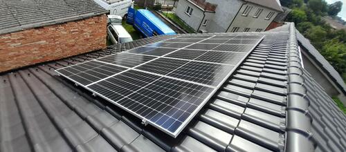 Reference Solární elektrárna na míru s bateriovým úložištěm - Třebařov