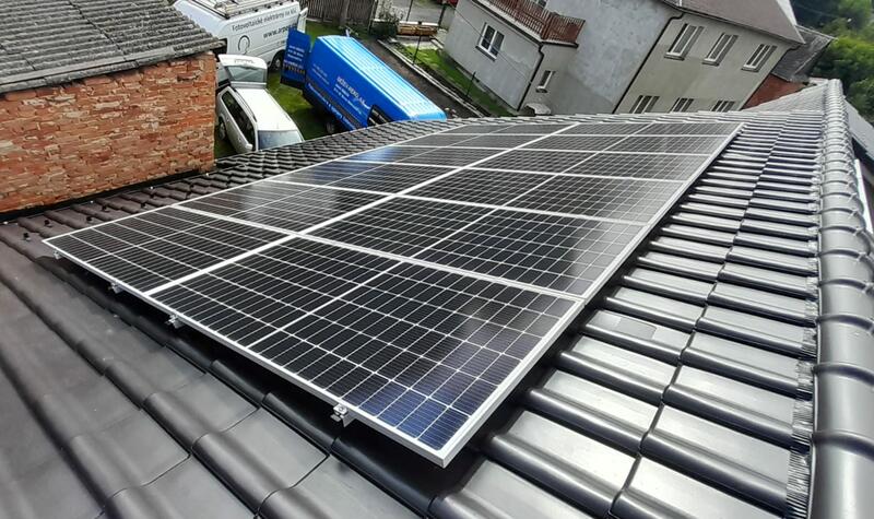 Reference: Solární elektrárna na míru s bateriovým úložištěm - Třebařov