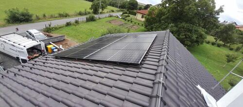 Reference Solární elektrárna s dotaci NZÚ, montovaná ve Veselíčku 