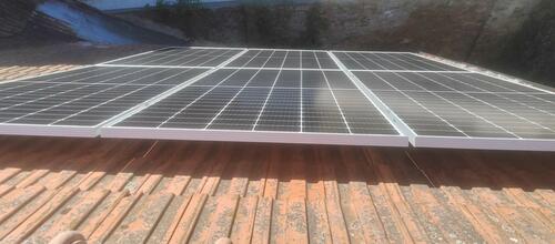 Reference Fotovoltaické panely montované na sedlovou střechu ve Vyklanticích
