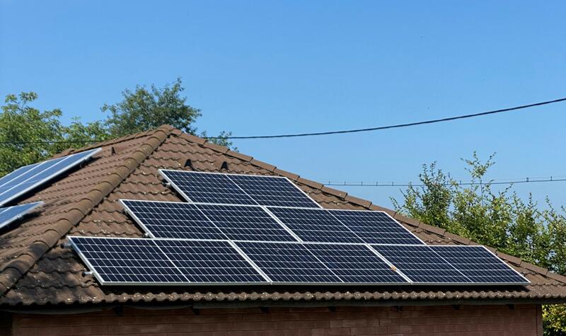 Reference: Fotovoltaická elektrárna s autonabíječkou realizována v Hostíně 