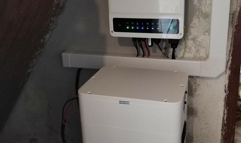 Reference: Fotovoltaická elektrárna s využitím bateriového systému - Ražice 