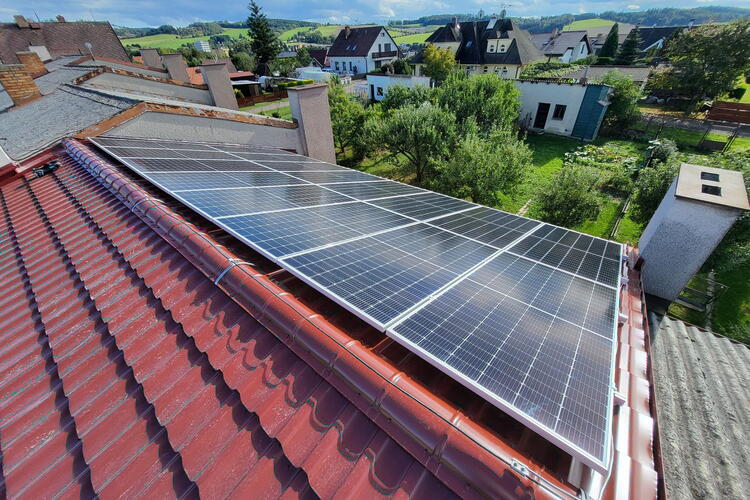 Reference: Instalace solární elektrárny s vyřízením dotace NZÚ - Votice 