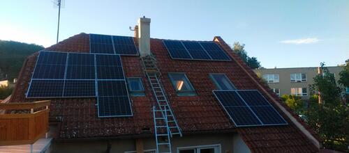 Reference Realizace fotovoltaické elektrárny s uložením do baterií - Přerov XI-Vinary