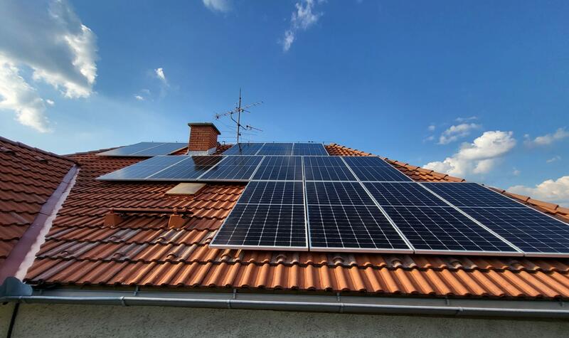 Reference: Solární elektrárna s možností ukládání vyrobené energie do baterií - Chodov