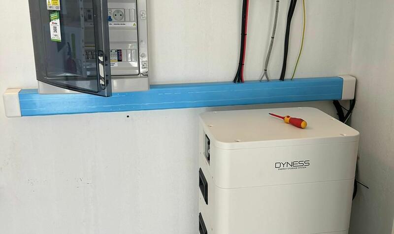 Reference: Solární elektrárna s možností ukládání vyrobené energie do baterií - Chodov