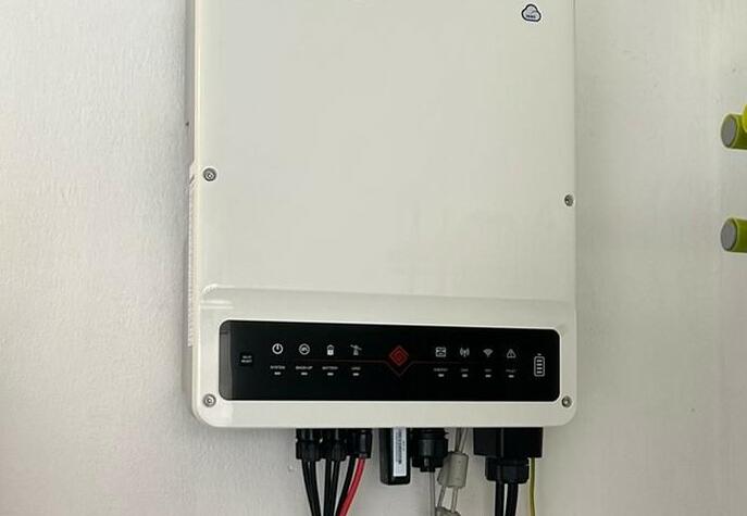 Reference: Solární elektrárna s možností ukládání vyrobené energie do baterií - Chodov
