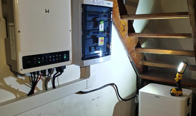 Reference: Solární elektrárna s uložením vyrobené energie do baterií - Neveklov
